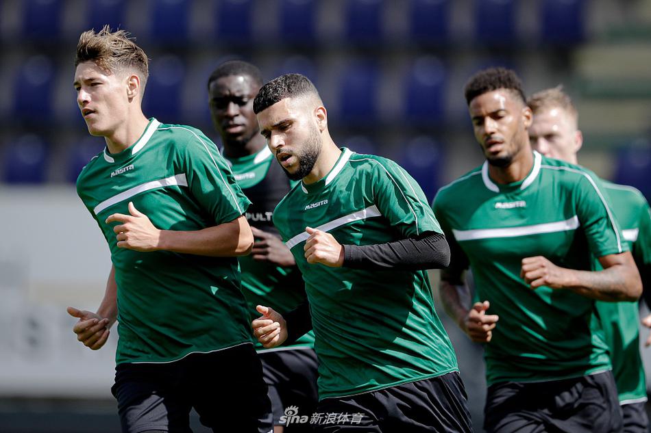 荷甲倒计时;尼斯赛后刷新队史纪录;细节引发关注;管理层满意;球队文化再被提及的简单介绍 荷甲倒计时;尼斯赛后刷新队史纪录;细节引发关注;管理层满意;球队文化再被提及的简单介绍