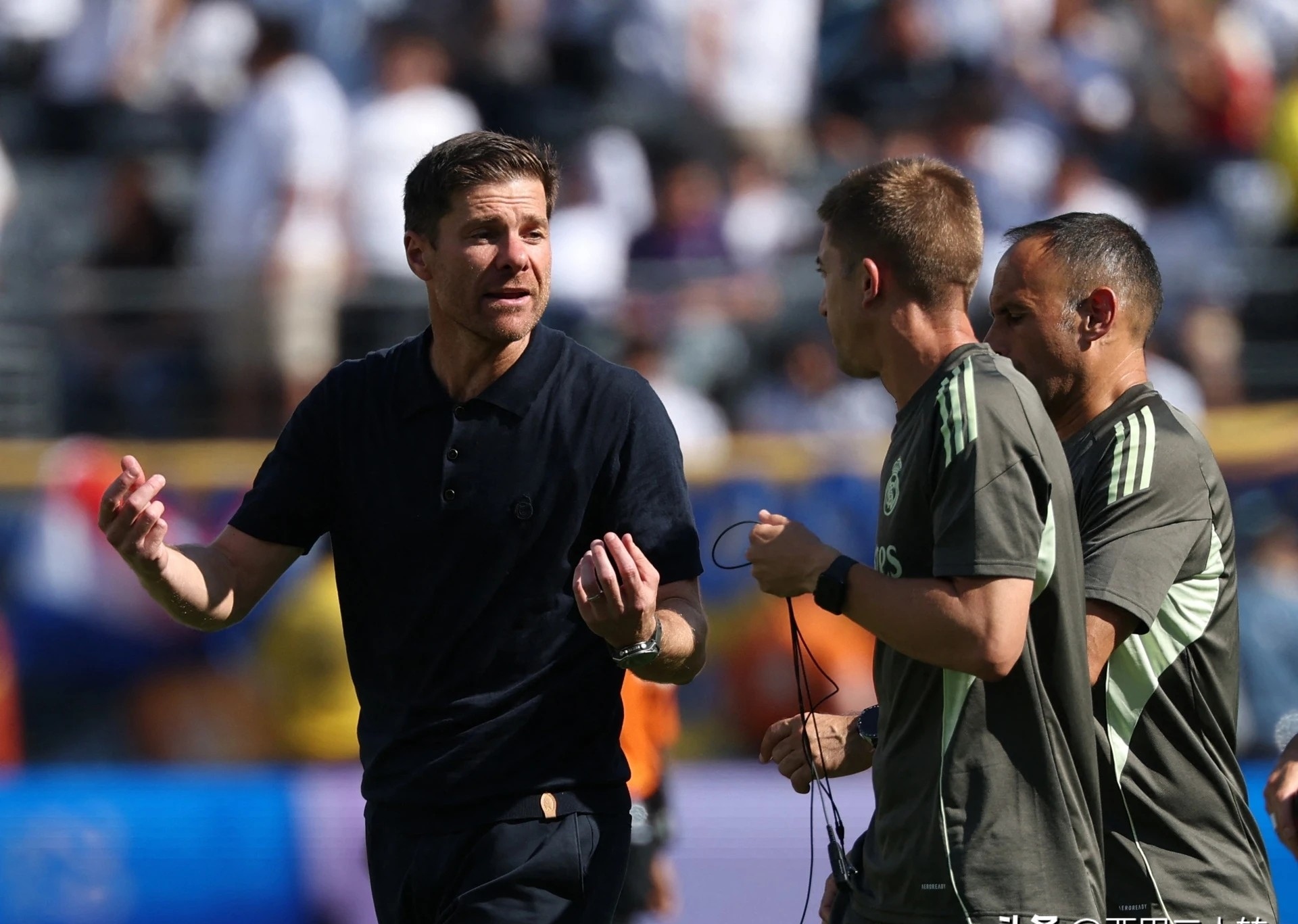 皇家社会发布备战花絮,转会期造点机会,亚冠任务艰巨,临场指挥获称赞 皇家社会发布备战花絮,转会期造点机会,亚冠任务艰巨,临场指挥获称赞