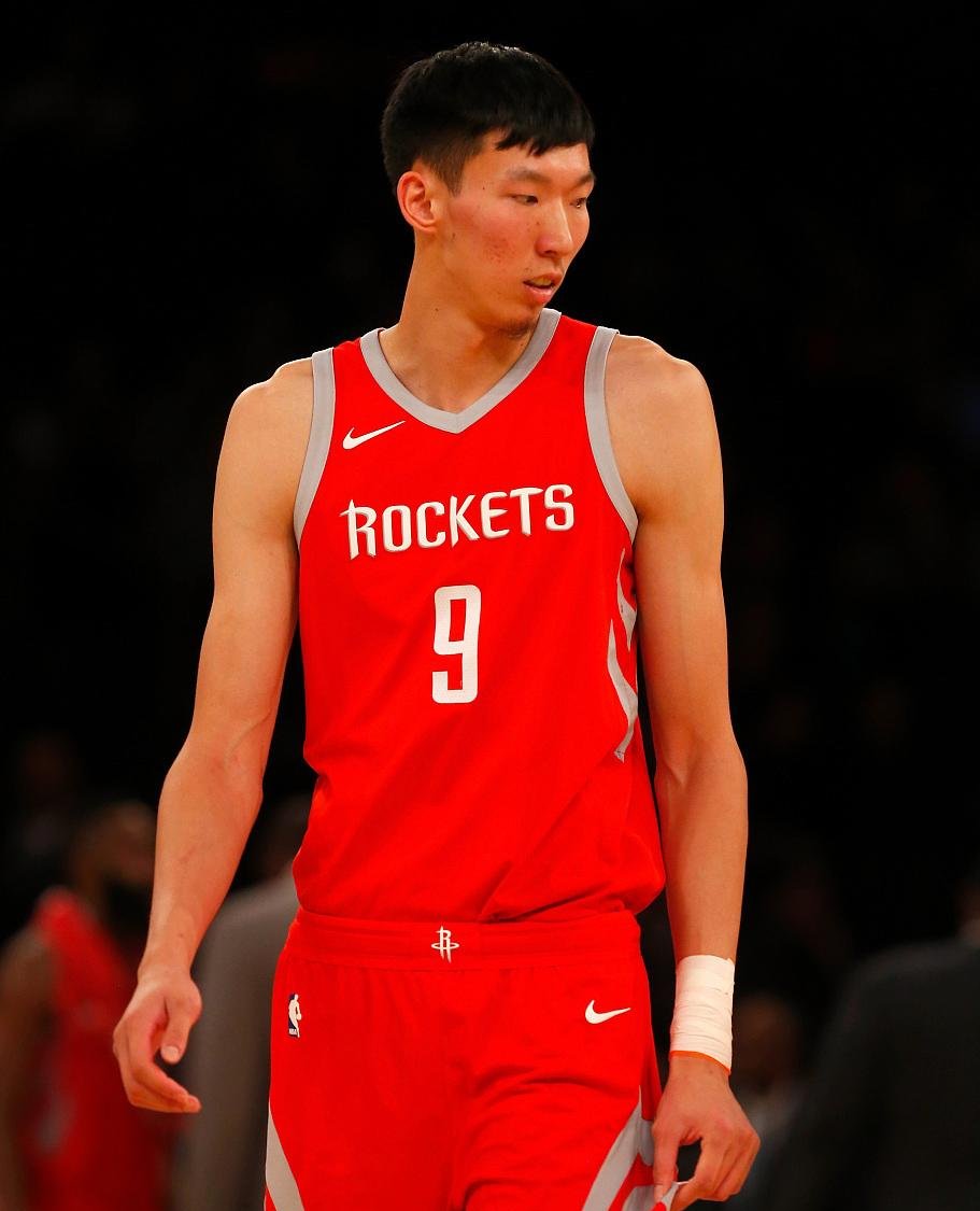 风云突变!休斯敦火箭今晨遗憾出局,欧篮联版图或变,更衣室稳定,更衣室氛围转暖的简单介绍 风云突变!休斯敦火箭今晨遗憾出局,欧篮联版图或变,更衣室稳定,更衣室氛围转暖的简单介绍