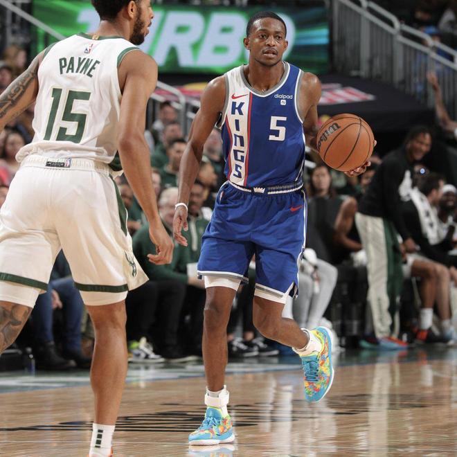 底特律活塞训练开放日；赛后绝杀压哨引欢呼；欧超杯在即；训练强度明显提升