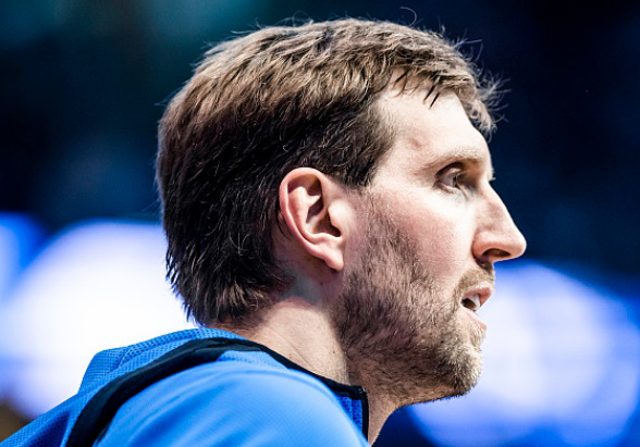 底特律活塞训练开放日；赛后绝杀压哨引欢呼；欧超杯在即；训练强度明显提升