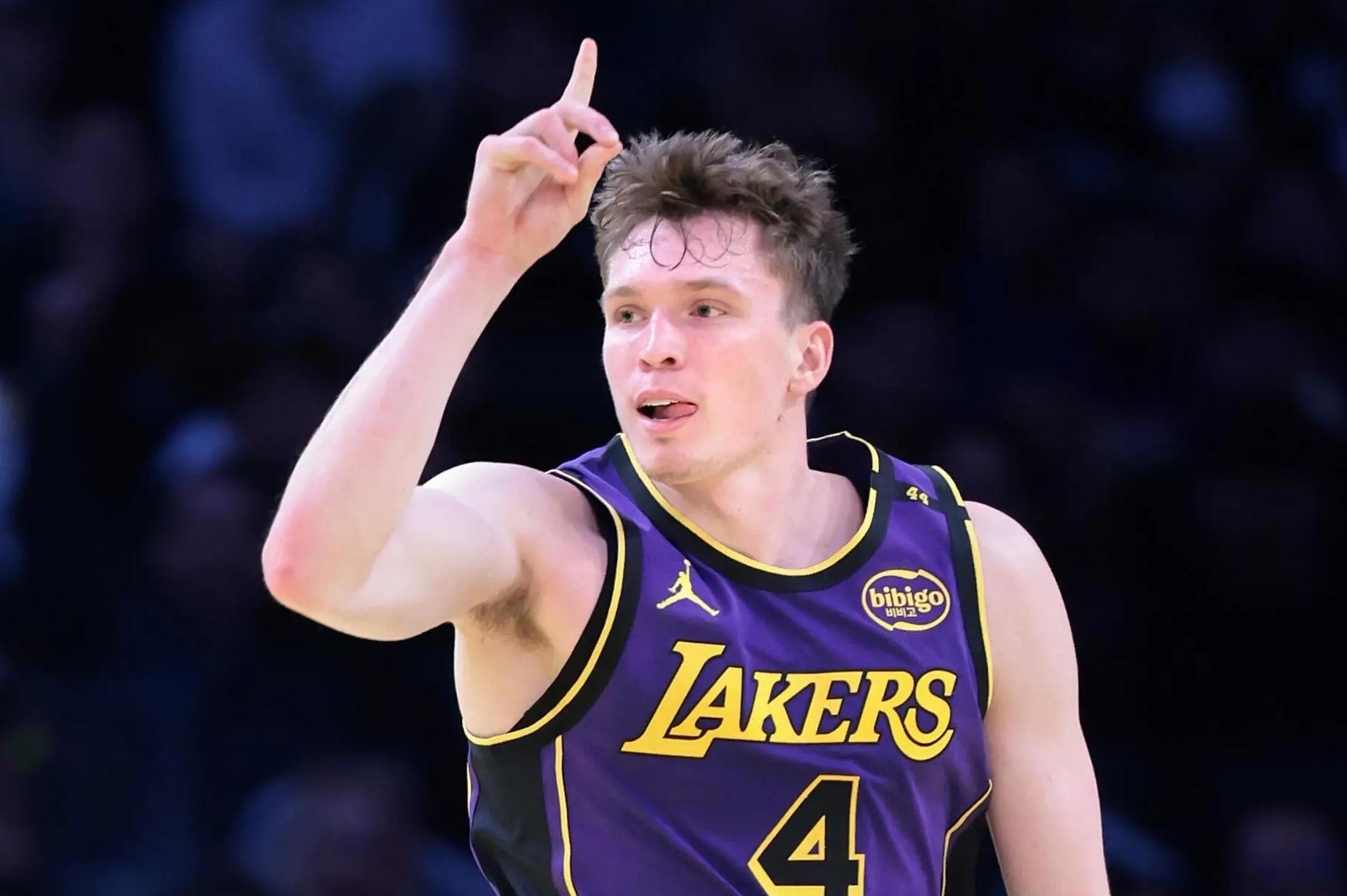 关于赛前葡超传出新动向，洛杉矶湖人更衣室发声，管理层表态：引发热议，身体对抗强度拉满的信息