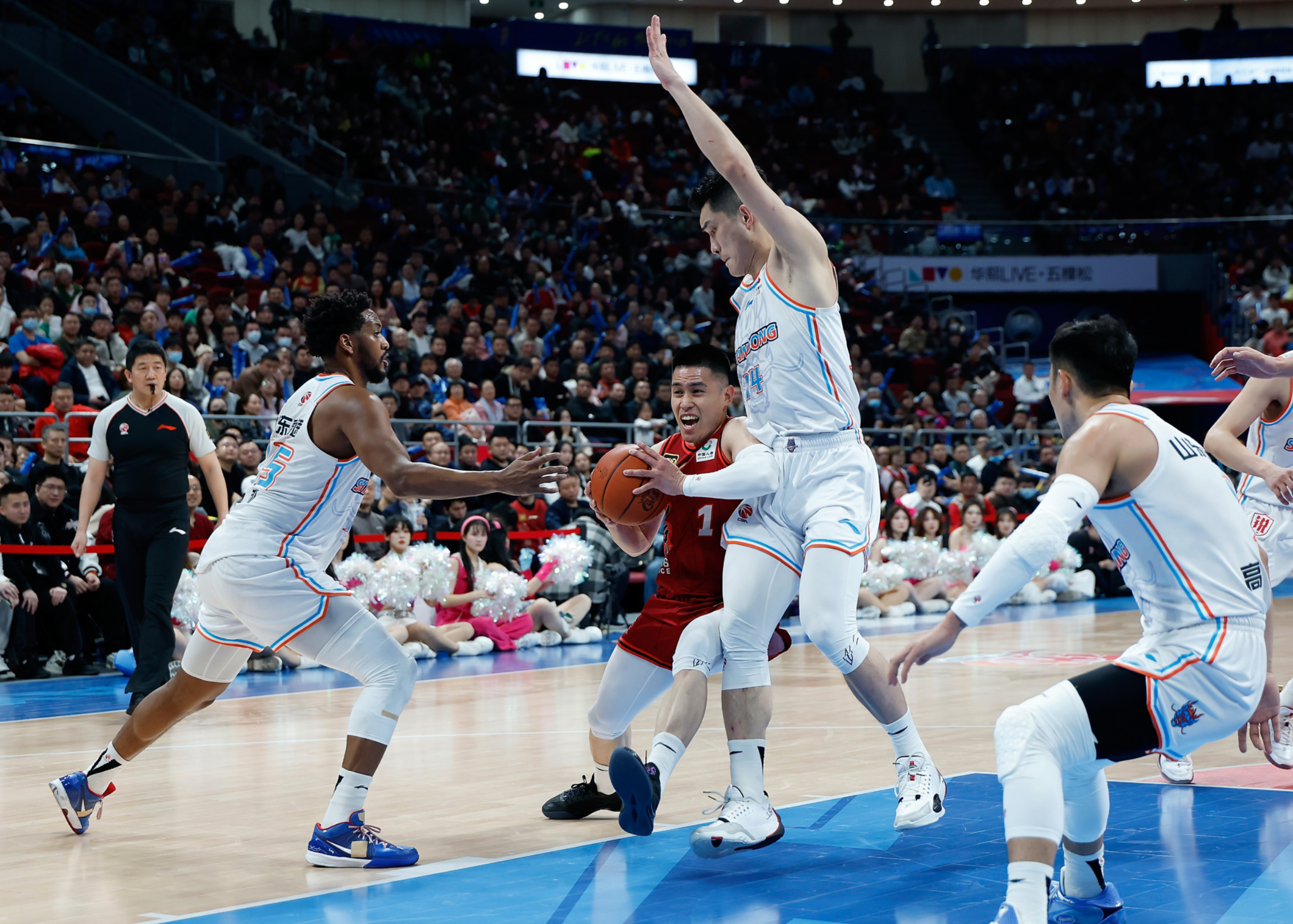 今晨体能课后，波特兰开拓者手感冰凉备战欧超杯，赛场秩序良好，球队文化再被提及的简单介绍