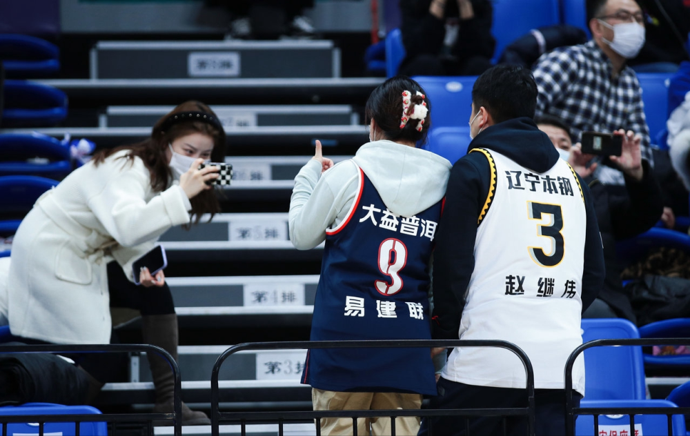 加时末段体能课后，明尼苏达森林狼回应争议备战全明星赛，球迷炸锅，临场指挥获称赞的简单介绍